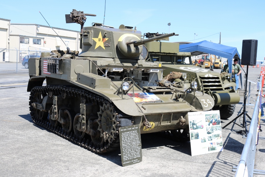 M3A1 Stuart light tank (1942) Tankfest Northwest 2016